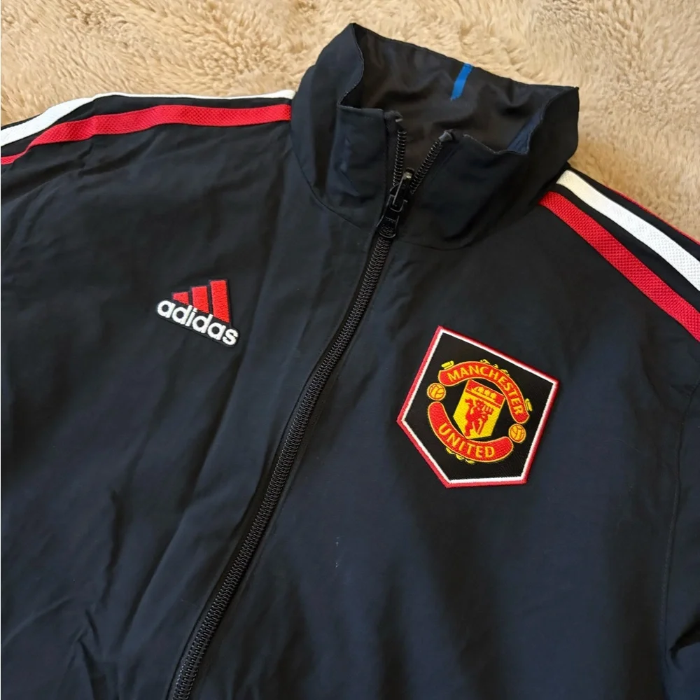 Manchester United Adidas reversible anthem jacket, Kids Medium